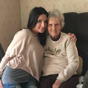 Meet your Posher, Elissa